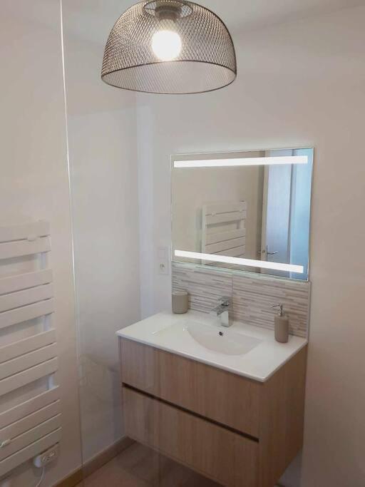 Appartement Les Coteaux De Mahe à Tournon-sur-Rhone Extérieur photo